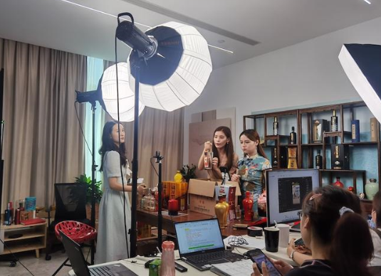 抖音怎么開直播 - 策幻網(wǎng)