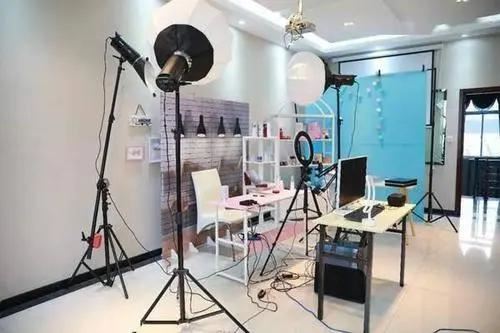 抖音直播和短視頻哪個掙錢？