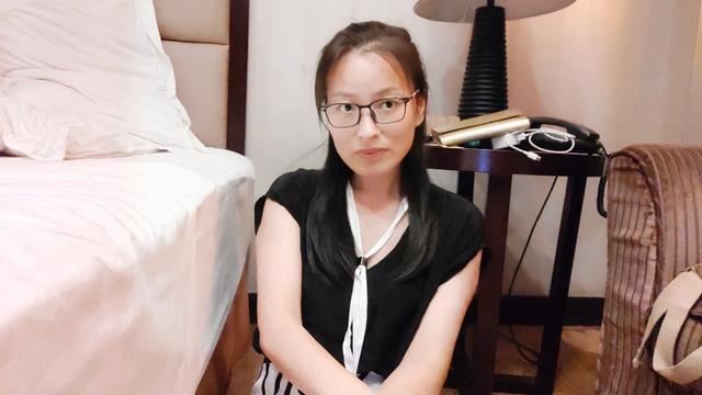 我想開個服裝店，怎么樣才能找到貨源直接從廠家拿貨的那種？